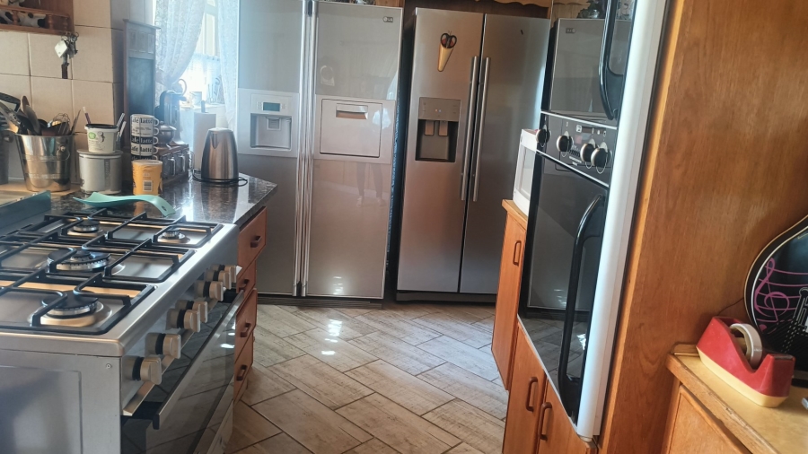 4 Bedroom Property for Sale in Wilkoppies North West
